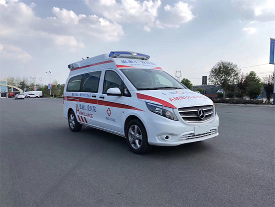  國(guó)六奔馳威霆救護(hù)車(chē)