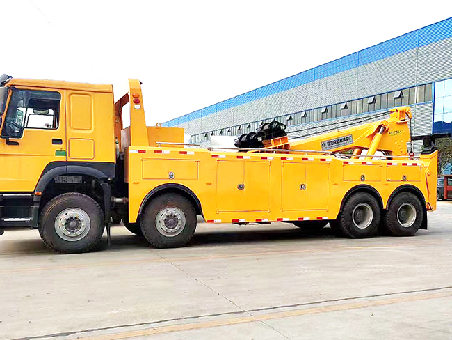 國(guó)六重汽豪沃前四后八拖吊聯(lián)體清障車(chē)