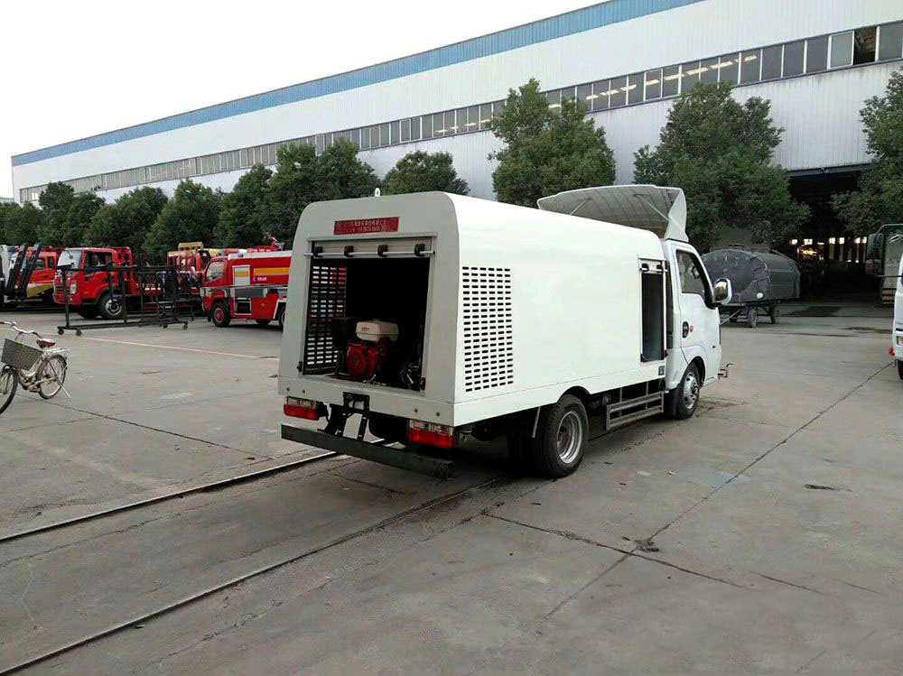 國(guó)六1.5立方 藍(lán)牌東風(fēng)途逸 路面清洗車(chē)