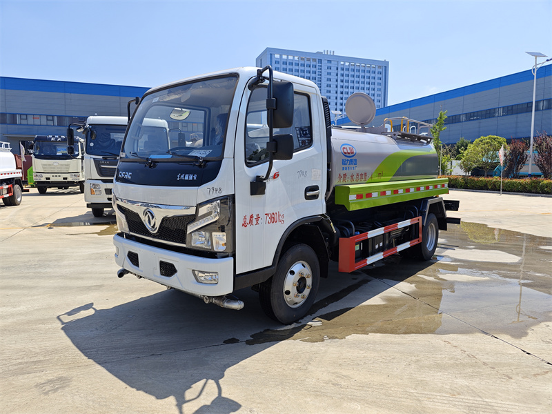 國(guó)六東風(fēng)小福瑞卡 5噸 灑水車