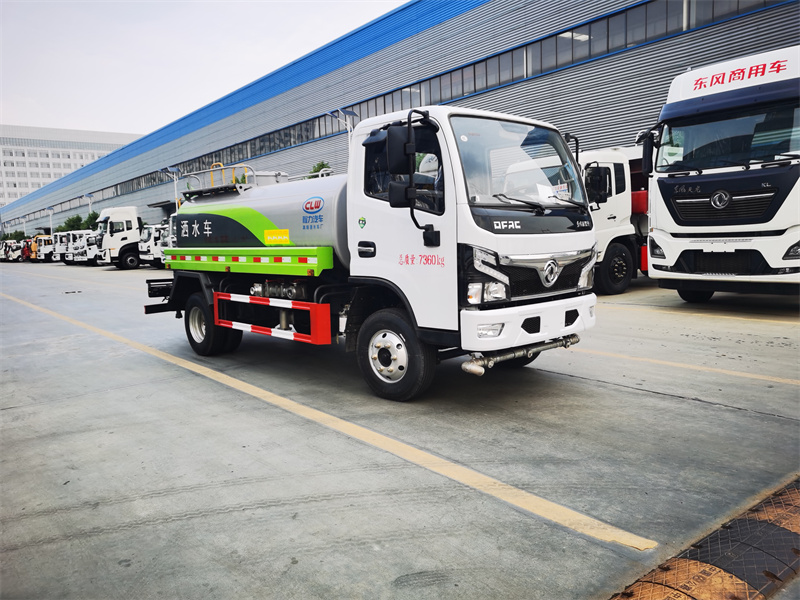 國(guó)六東風(fēng)小福瑞卡 5噸 灑水車